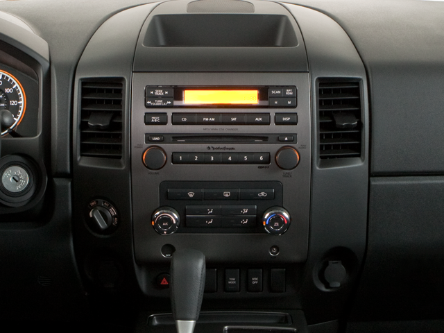 2012 Nissan Titan 4WD Crew Cab SWB SL