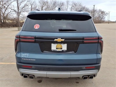 2025 Chevrolet Traverse LT