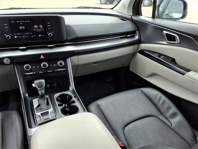 2024 Kia Carnival LX