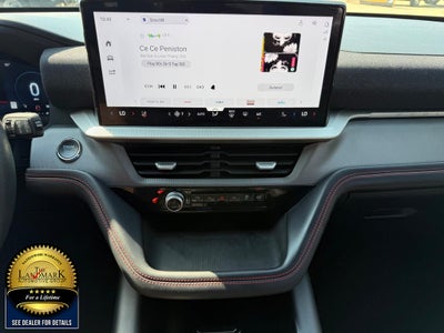 2025 Ford Explorer ST-Line 4WD