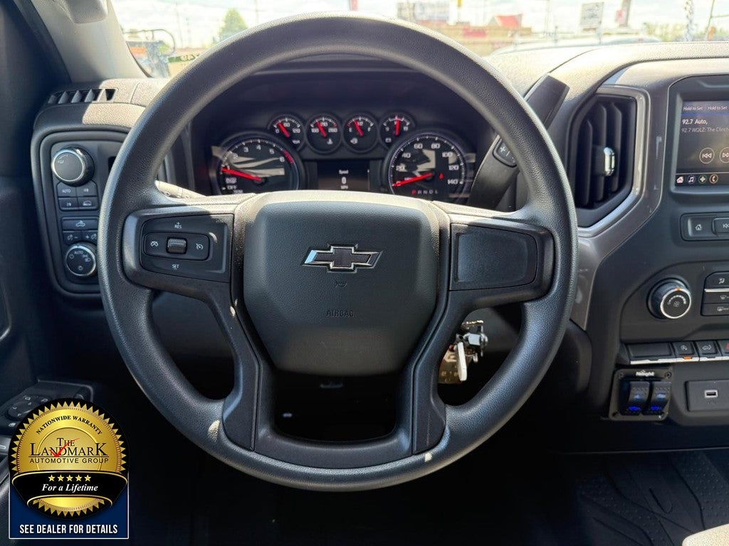 2020 Chevrolet Silverado 1500 4WD Double Cab 147" Custom