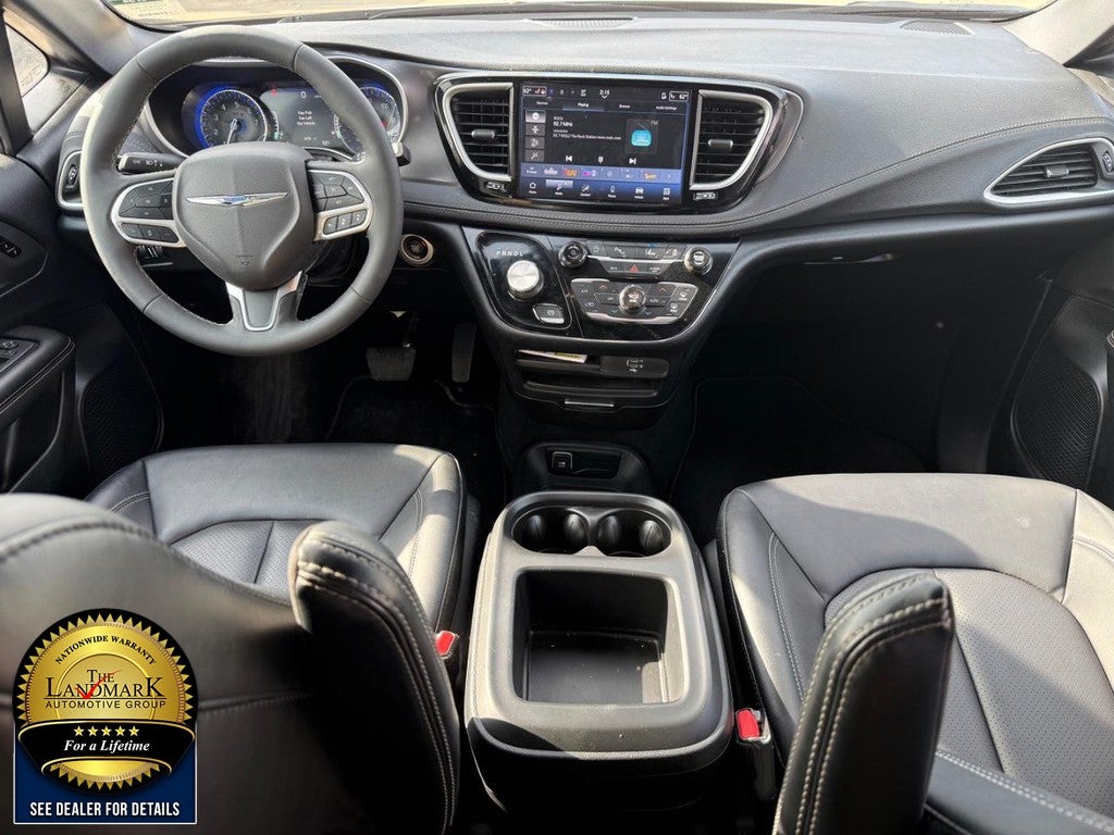 2026 Chrysler Pacifica Select FWD