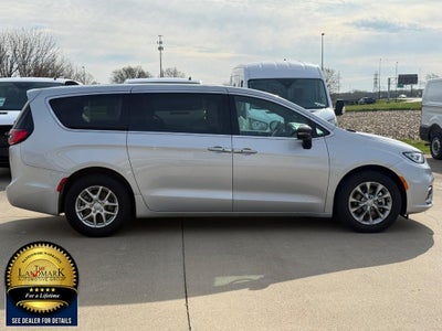 2026 Chrysler Pacifica Select FWD