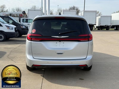 2026 Chrysler Pacifica Select FWD