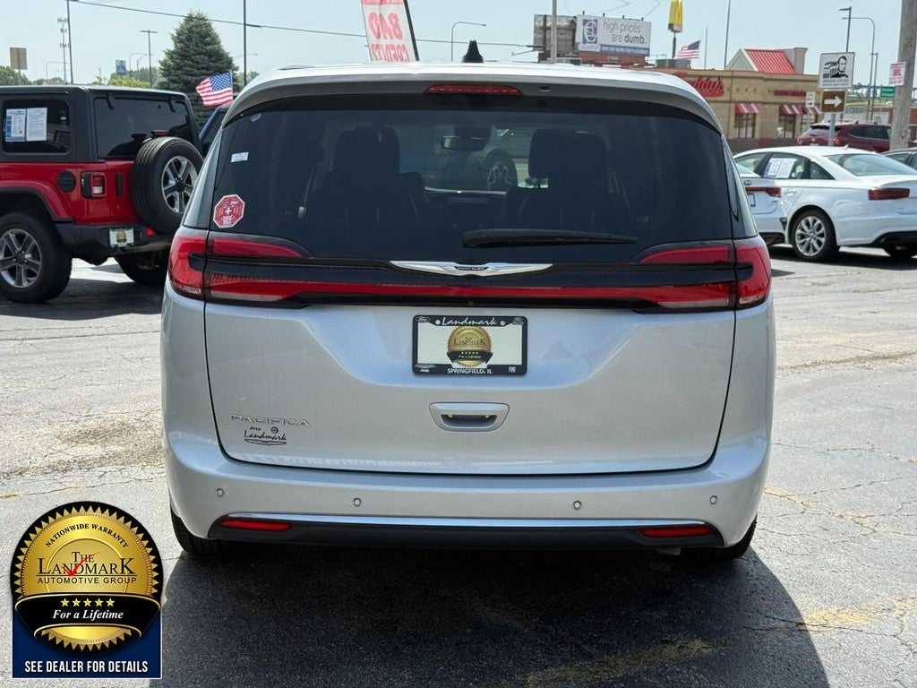 2024 Chrysler Pacifica Touring L FWD