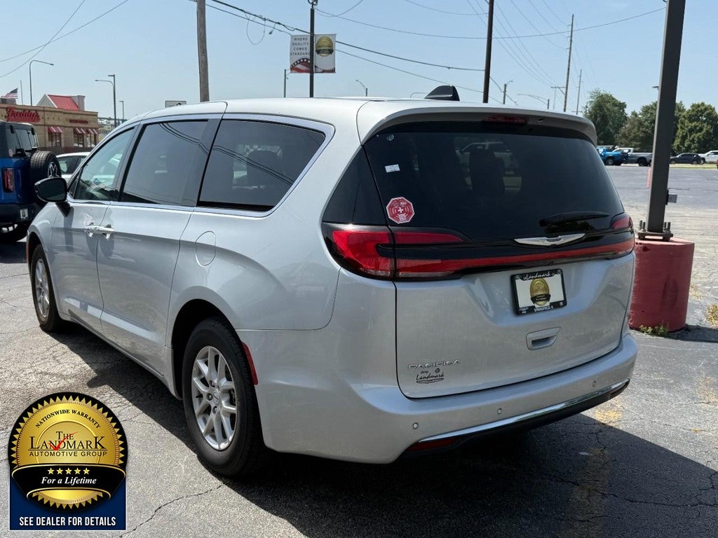 2024 Chrysler Pacifica Touring L FWD