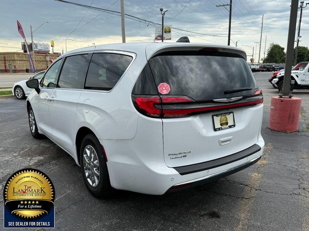 2024 Chrysler Pacifica Touring L FWD