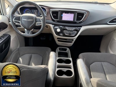 2023 Chrysler Voyager LX FWD