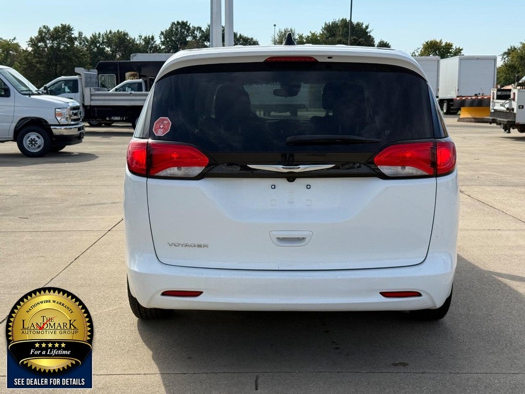 2023 Chrysler Voyager LX FWD
