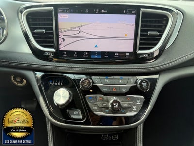 2025 Chrysler Pacifica Limited FWD