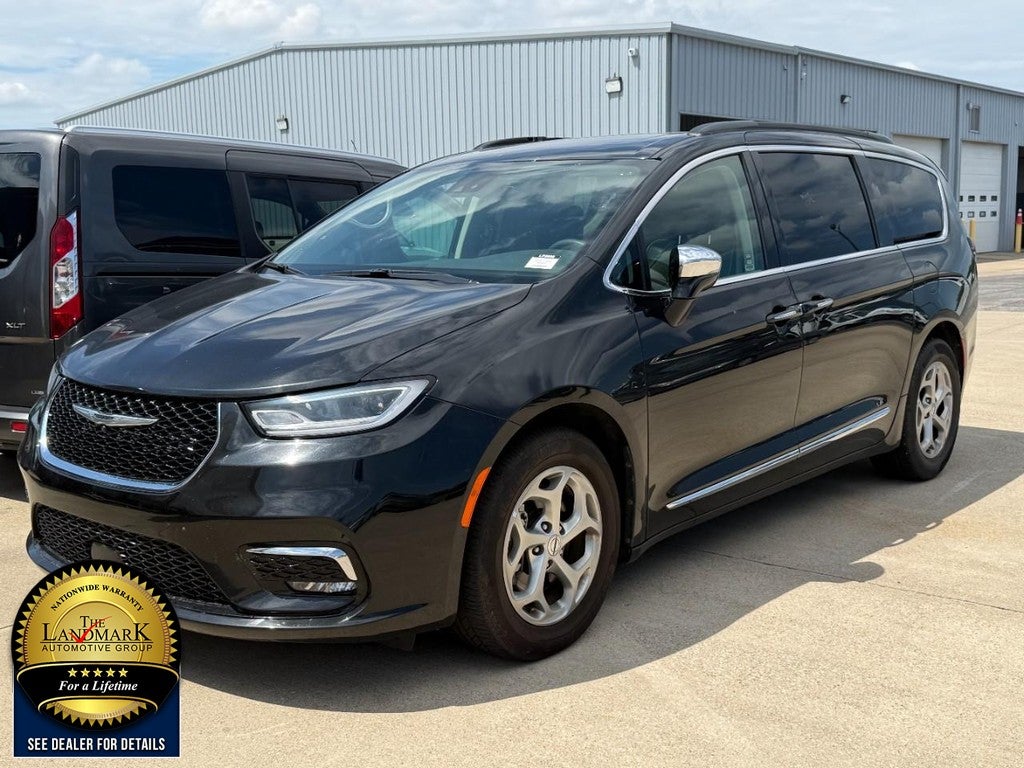 2023 Chrysler Pacifica Limited FWD