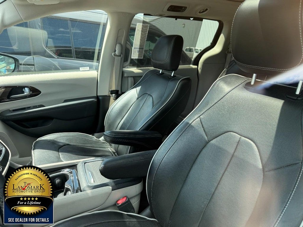 2023 Chrysler Pacifica Limited FWD