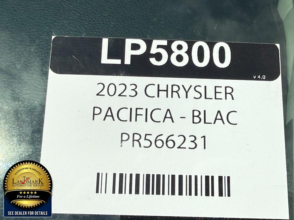 2023 Chrysler Pacifica Limited FWD