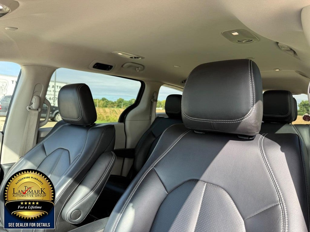 2023 Chrysler Pacifica Hybrid Touring L FWD