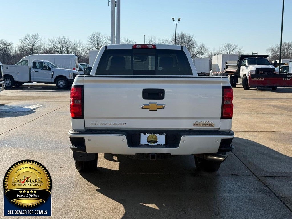 2014 Chevrolet Silverado 1500 4WD Crew Cab 143.5" High Country