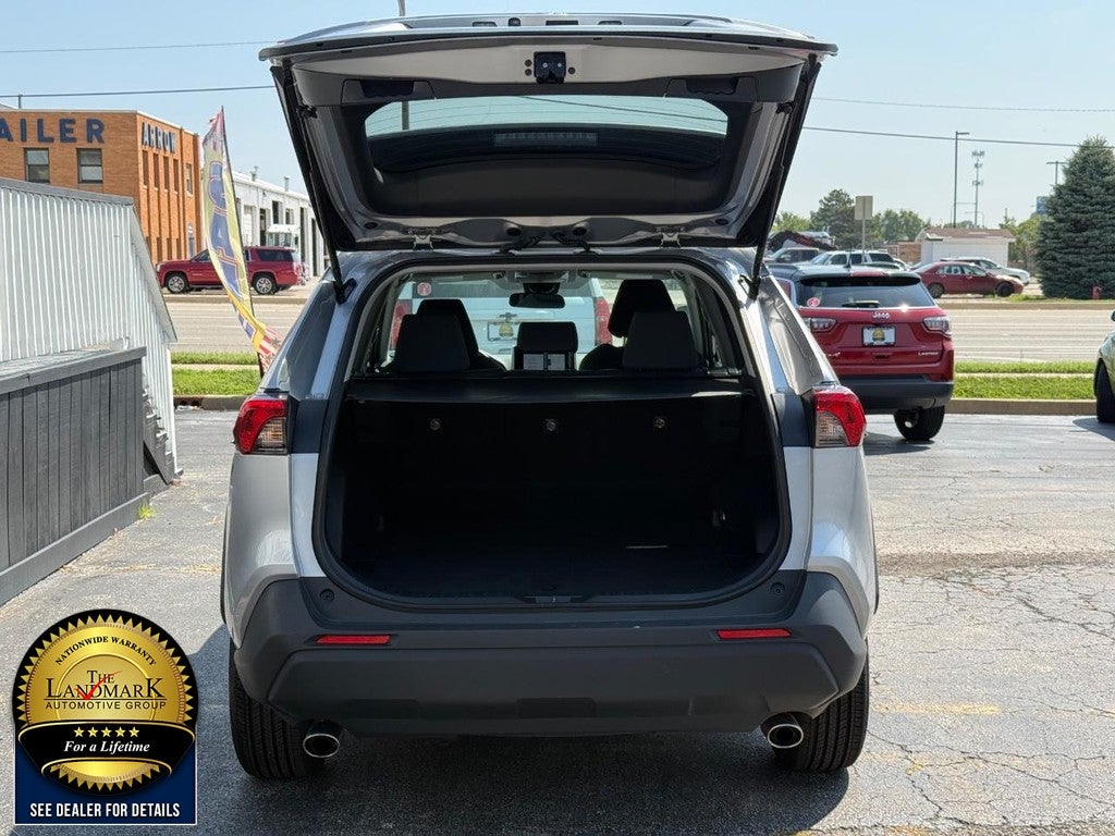 2025 Toyota RAV4 Hybrid XLE AWD (Natl)