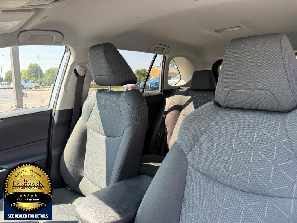 2025 Toyota RAV4 Hybrid XLE AWD (Natl)