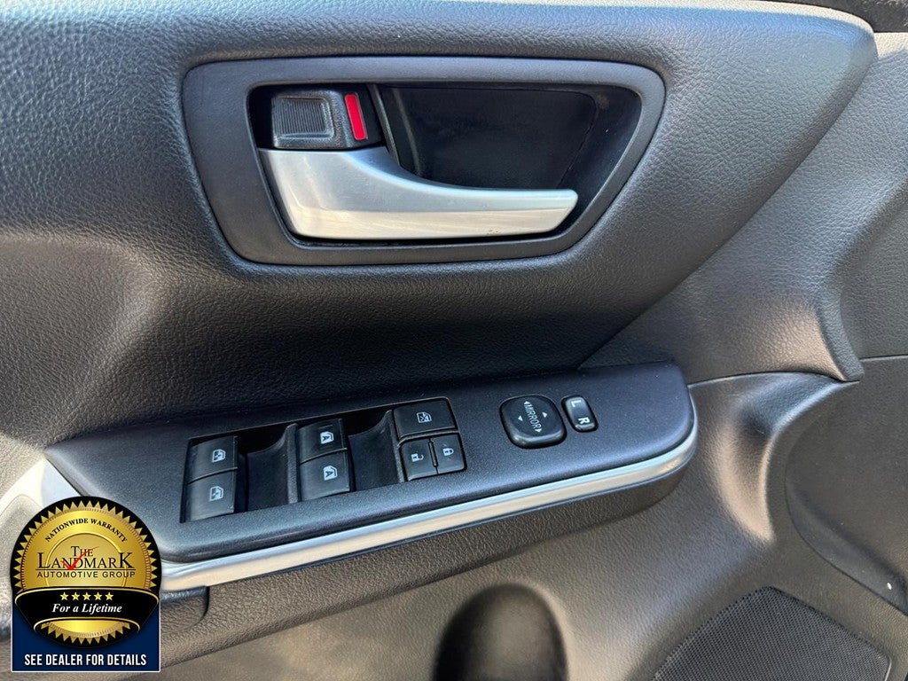 2015 Toyota Camry 4dr Sdn I4 Auto LE (Natl)