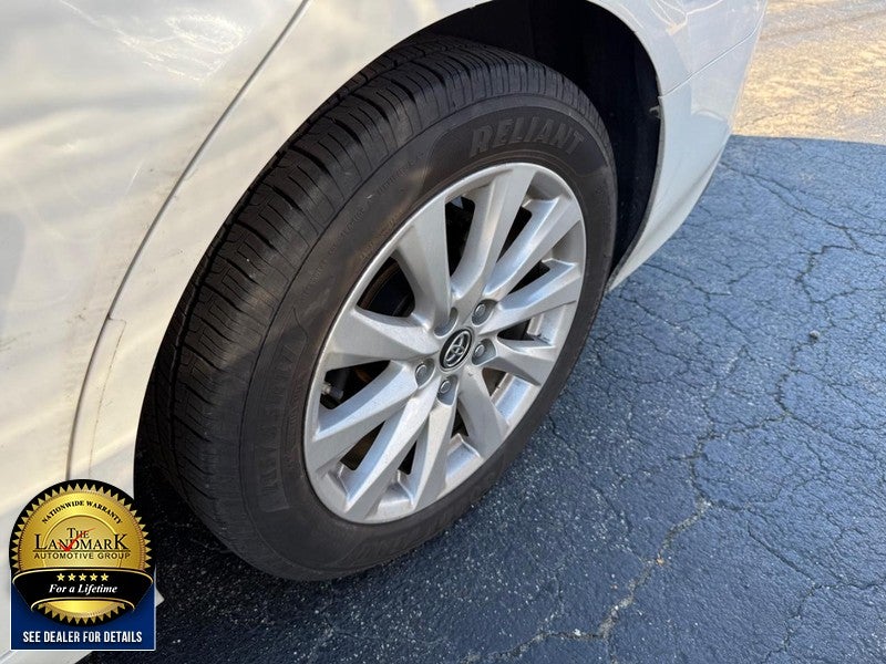 2018 Toyota Camry LE Auto (Natl)