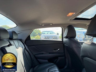 2024 Hyundai Elantra Limited IVT