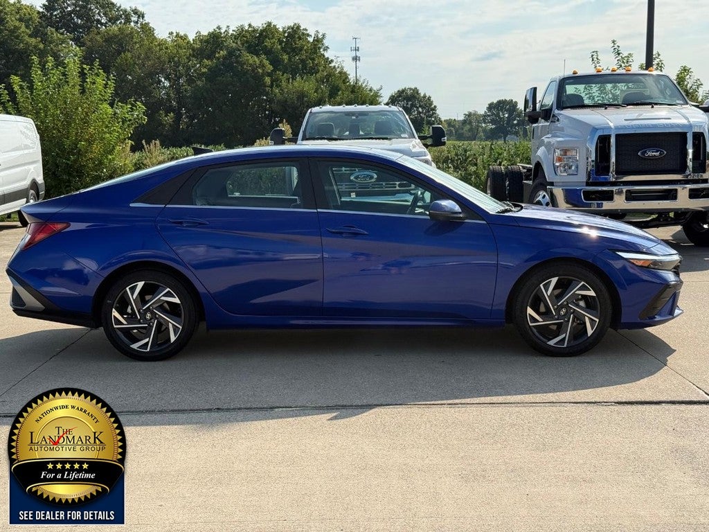 2024 Hyundai Elantra Limited IVT