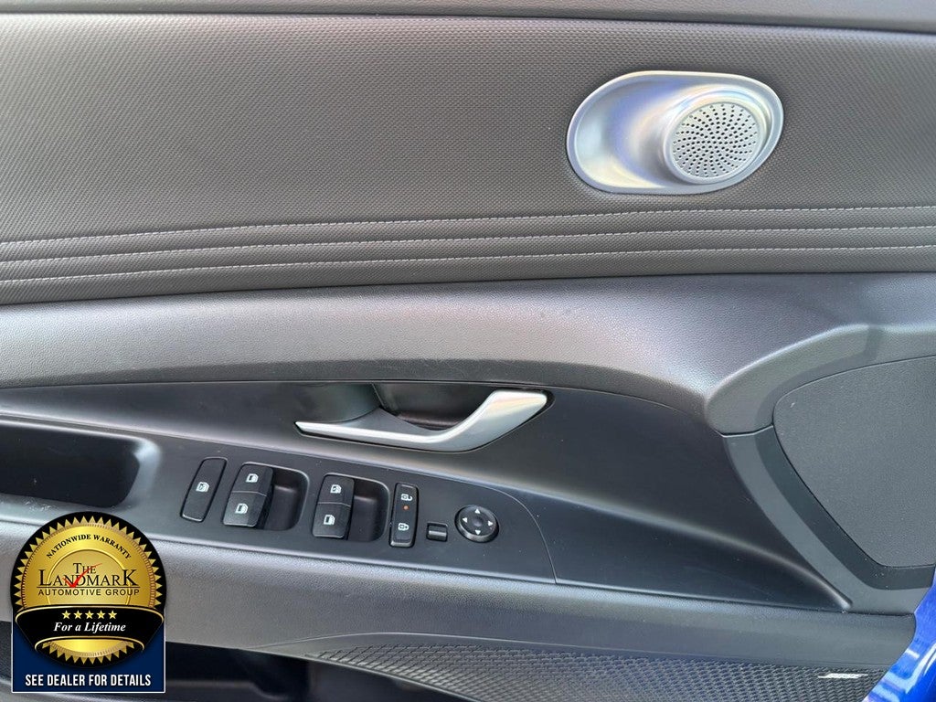 2024 Hyundai Elantra Limited IVT