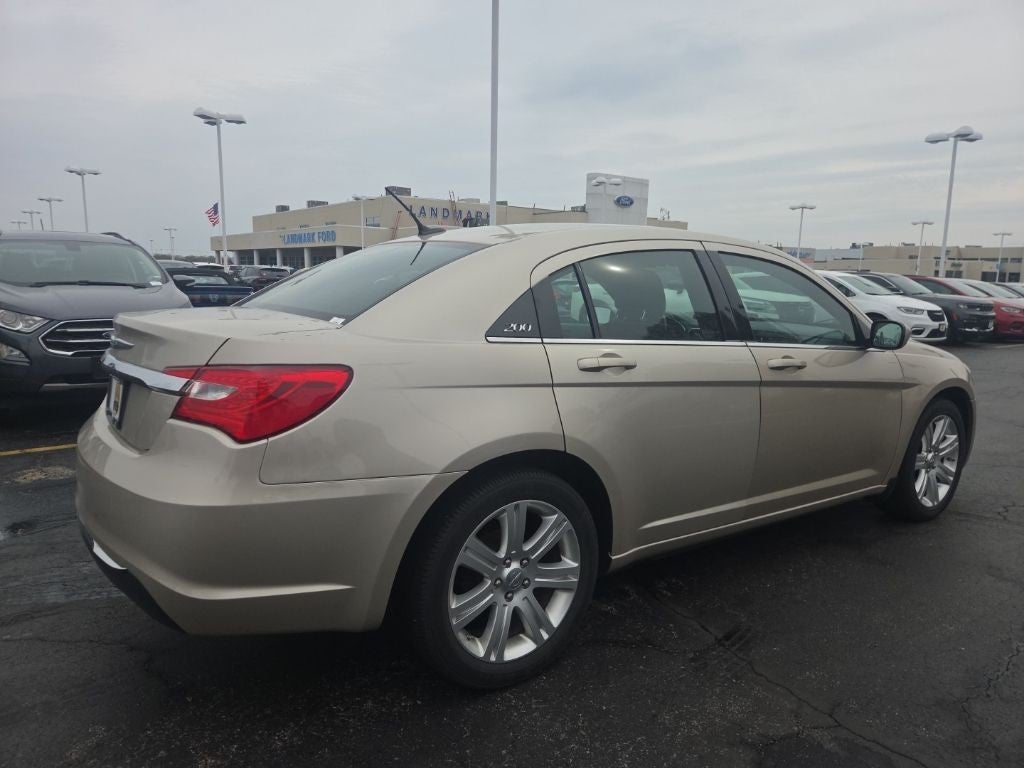 2013 Chrysler 200 4dr Sdn Touring