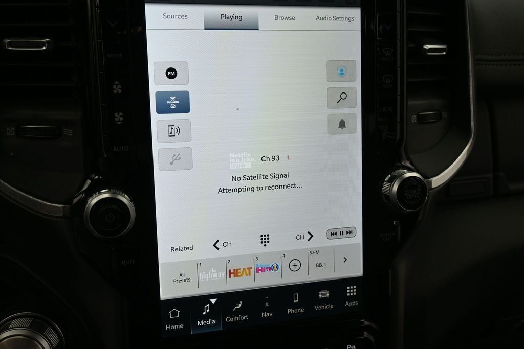 2023 RAM 1500 Laramie 4x4 Crew Cab 5'7" Box
