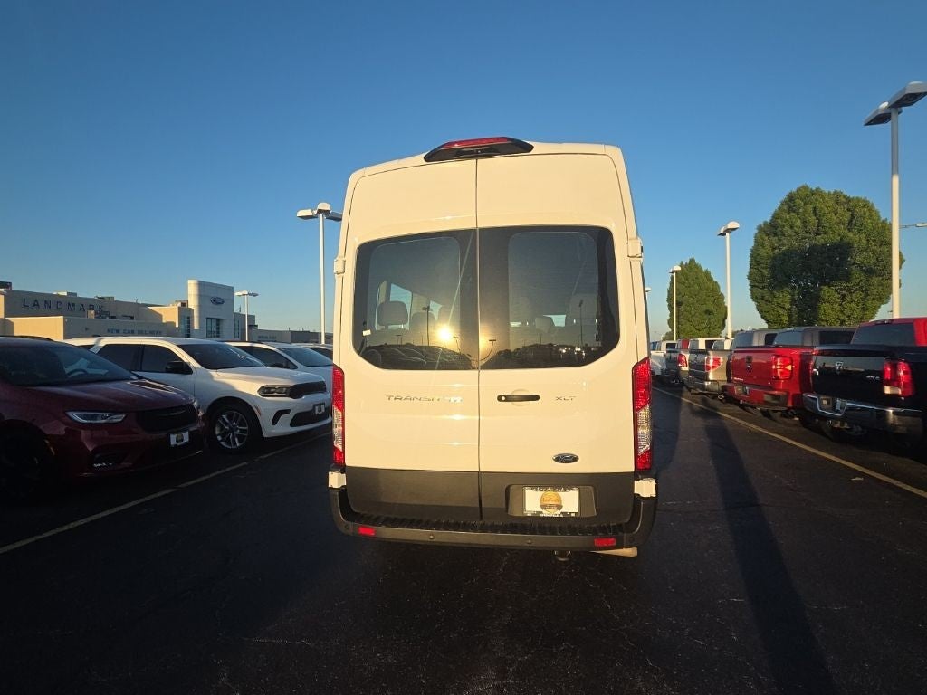 2023 Ford Transit Passenger Wagon XLT