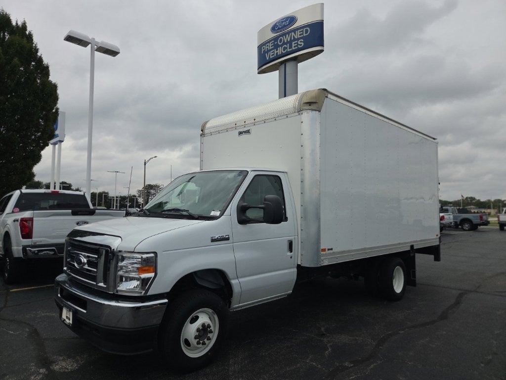 2024 Ford E-Series Cutaway E-450 DRW 158" WB
