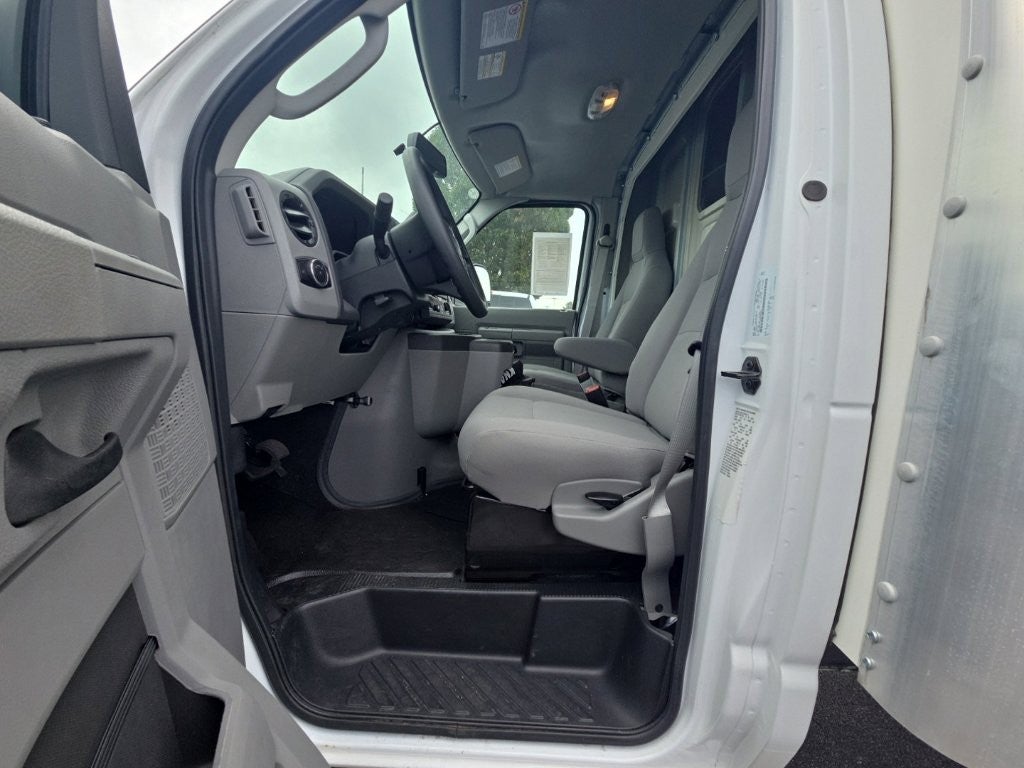 2024 Ford E-Series Cutaway E-450 DRW 158" WB