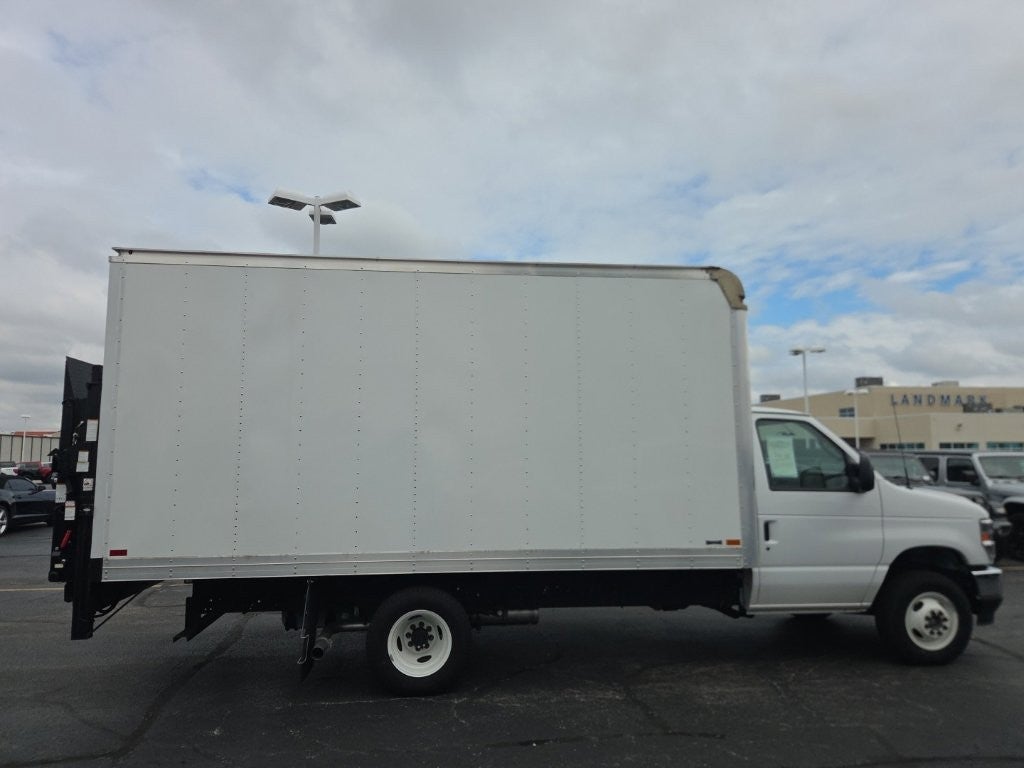 2024 Ford E-Series Cutaway E-450 DRW 158" WB