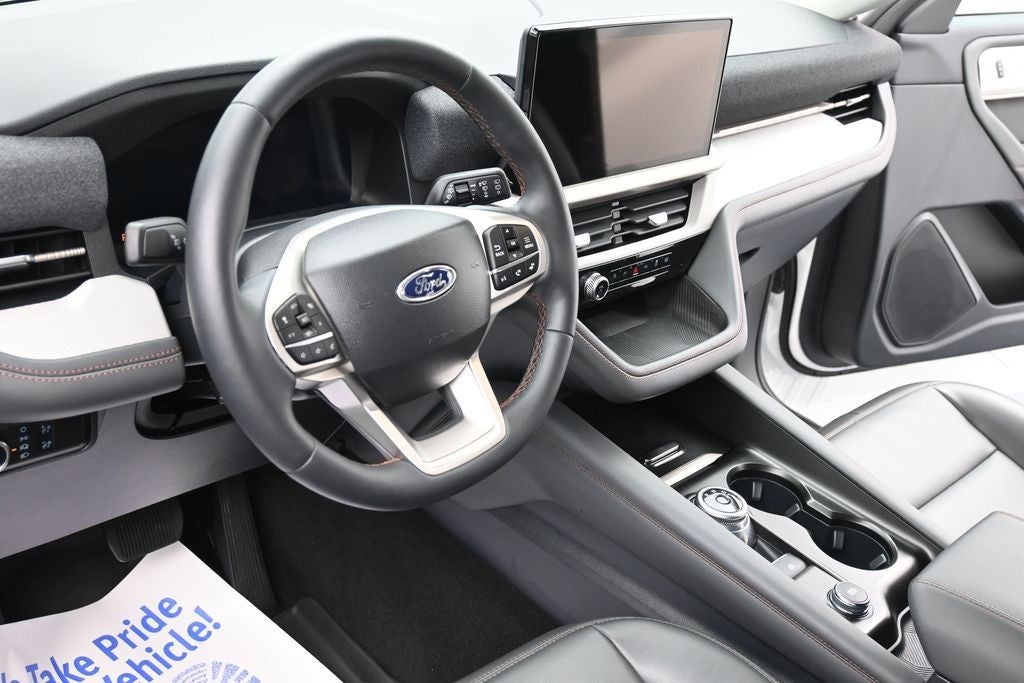 2025 Ford Explorer Active 4WD