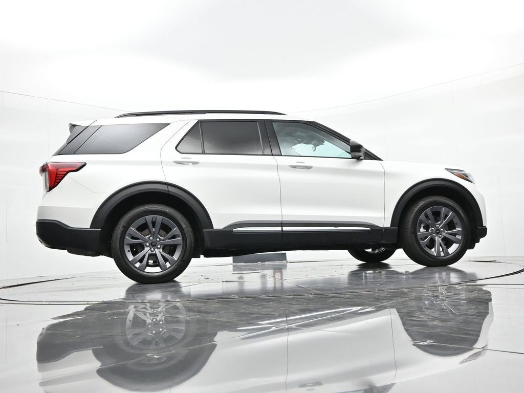 2025 Ford Explorer Active 4WD