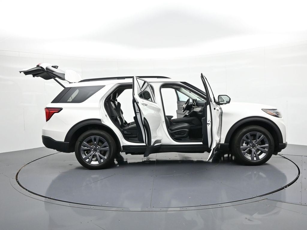 2025 Ford Explorer Active 4WD