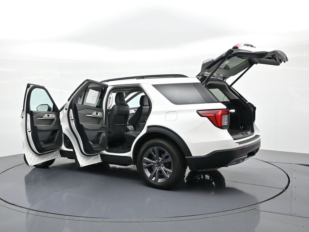 2025 Ford Explorer Active 4WD