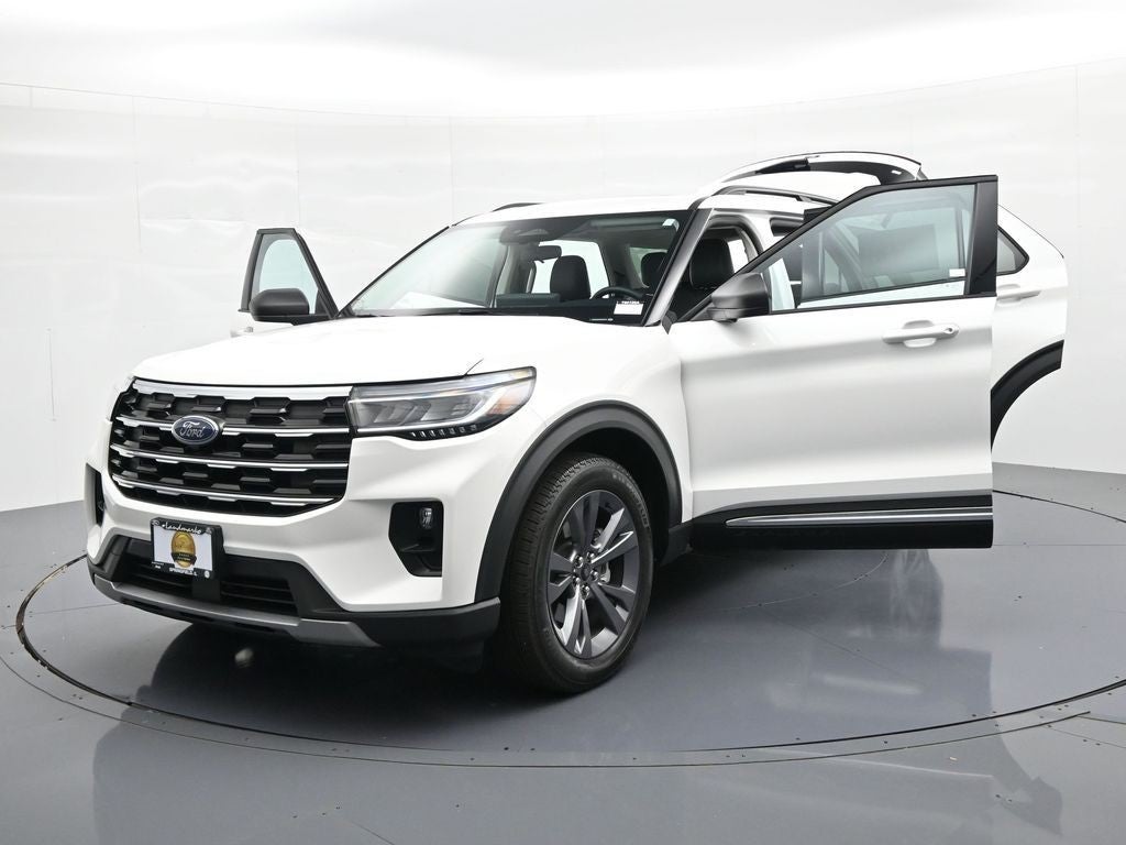2025 Ford Explorer Active 4WD