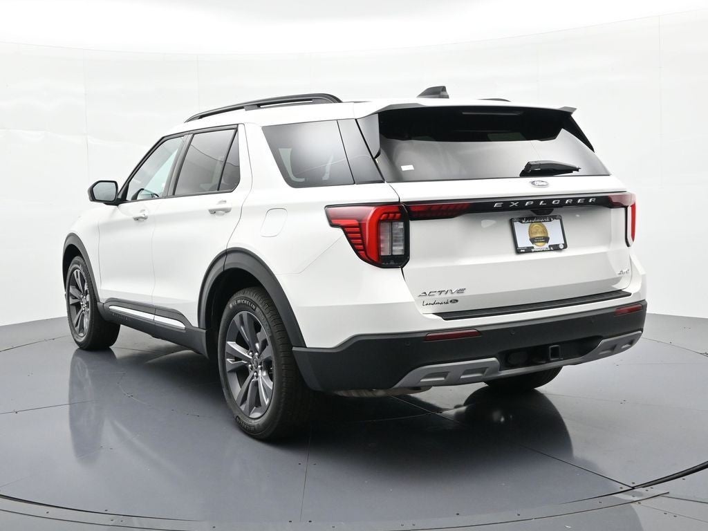 2025 Ford Explorer Active 4WD