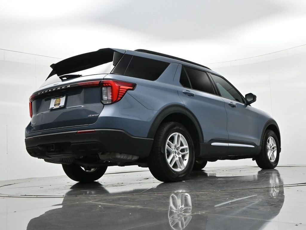 2025 Ford Explorer Active 4WD