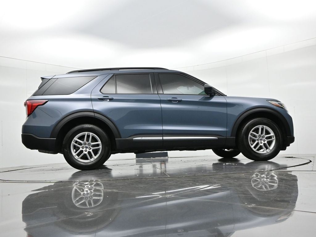 2025 Ford Explorer Active 4WD