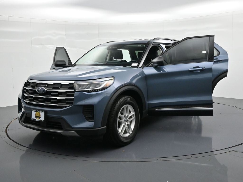 2025 Ford Explorer Active 4WD