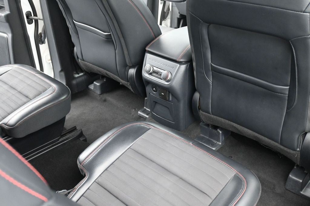 2025 Ford Explorer ST-Line 4WD