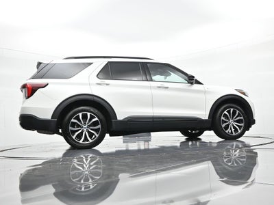 2025 Ford Explorer ST-Line 4WD
