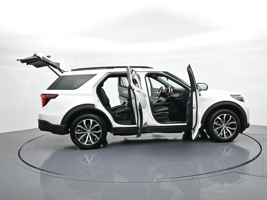 2025 Ford Explorer ST-Line 4WD