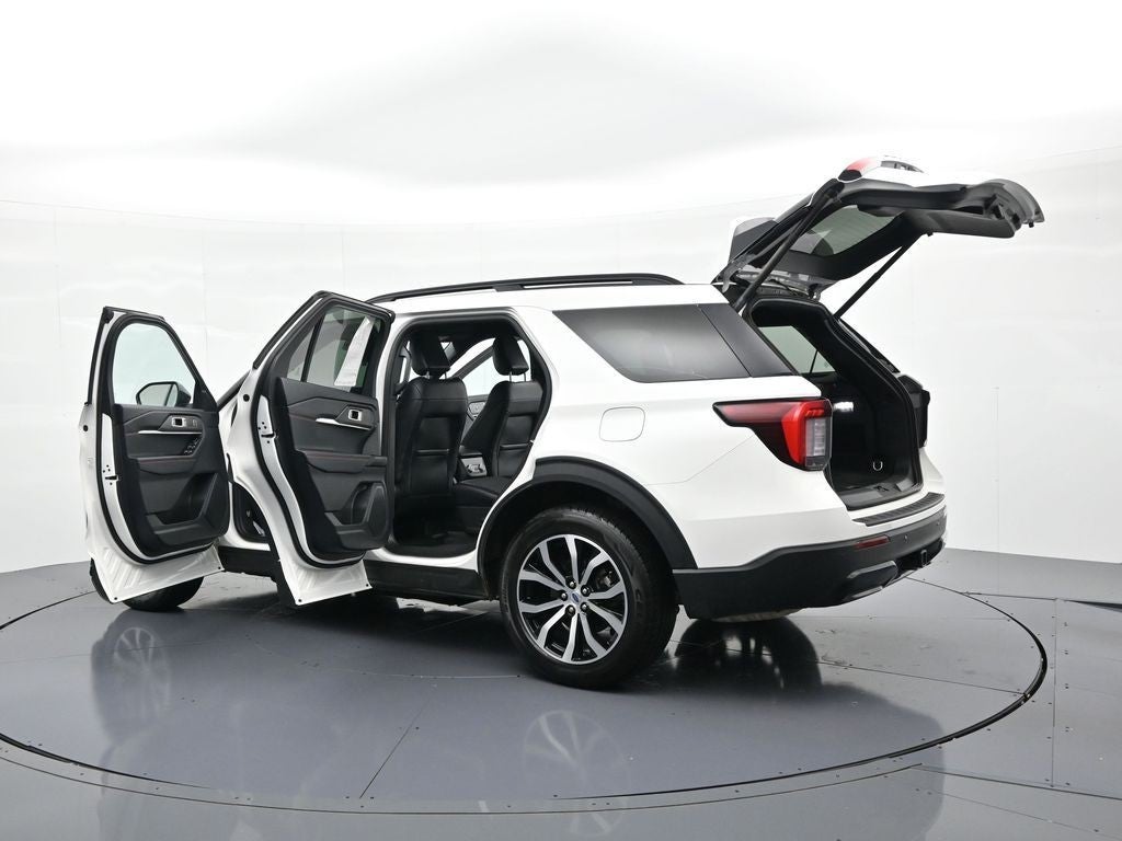 2025 Ford Explorer ST-Line 4WD