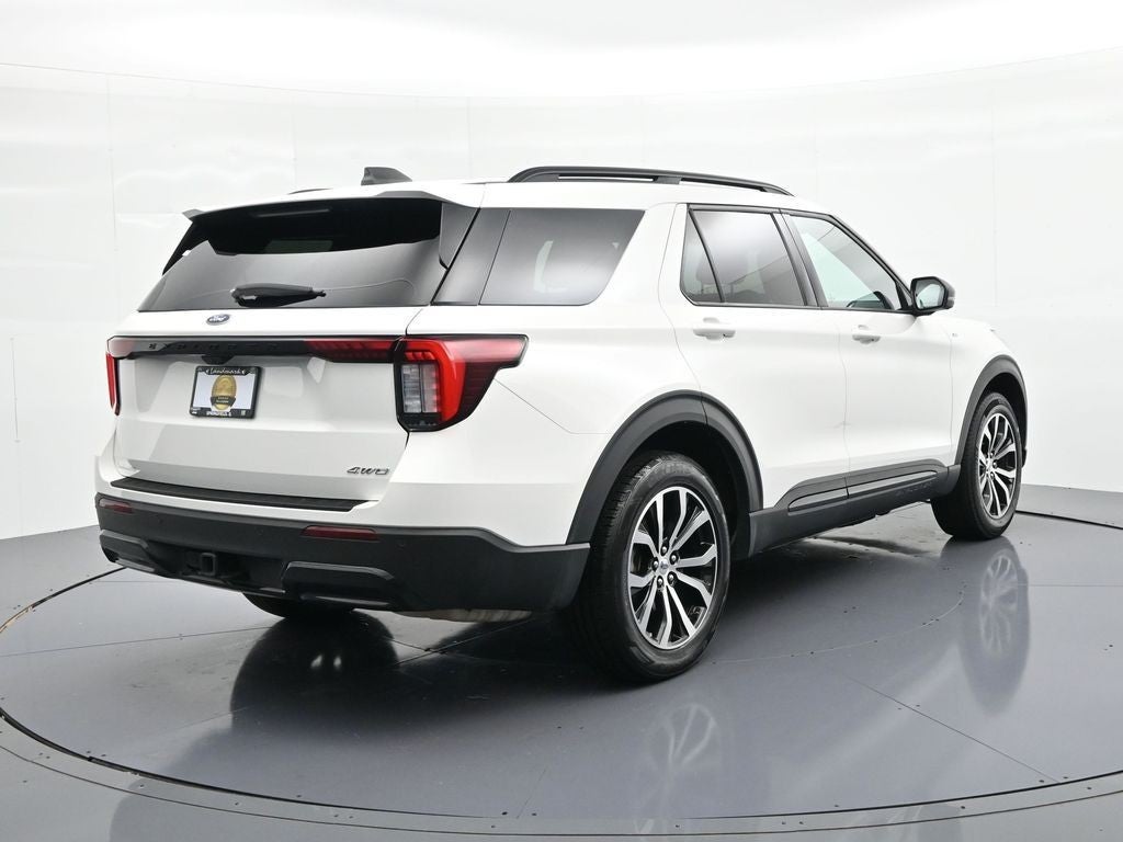 2025 Ford Explorer ST-Line 4WD
