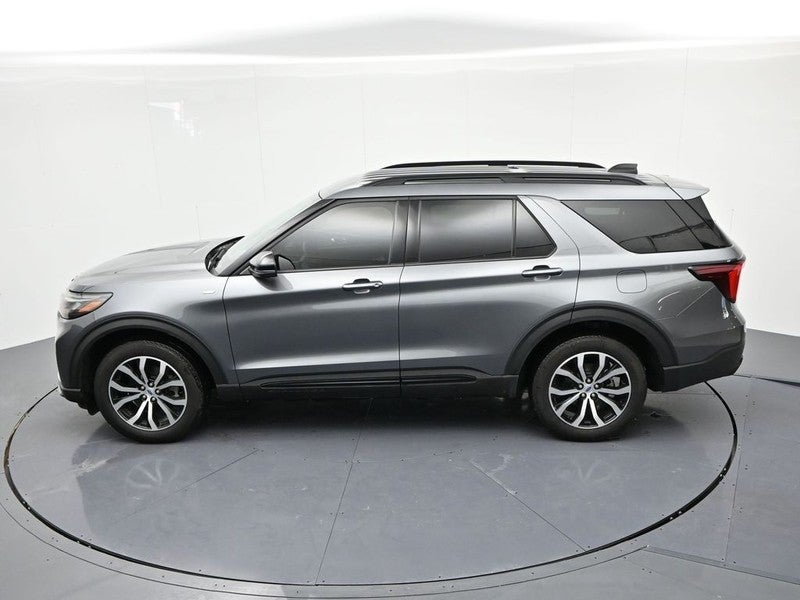 2025 Ford Explorer ST-Line 4WD