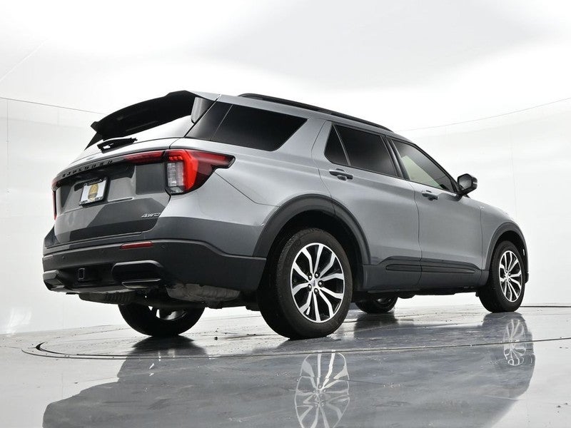2025 Ford Explorer ST-Line 4WD