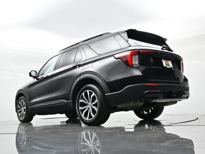 2025 Ford Explorer ST-Line 4WD