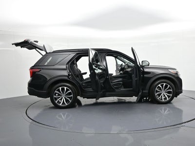 2025 Ford Explorer ST-Line 4WD